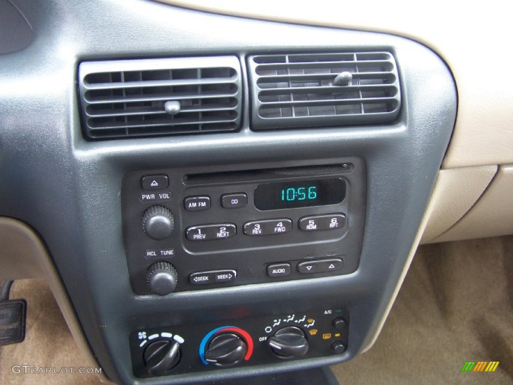2000 Chevrolet Cavalier Coupe Controls Photo #50507179