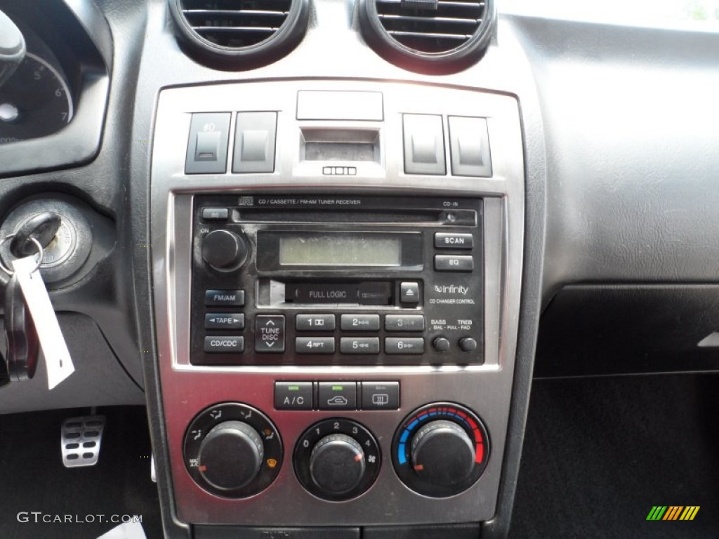 2004 Hyundai Tiburon GT Controls Photo #50509447