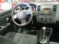 Brillant Silver - Versa 1.8 S Hatchback Photo No. 4