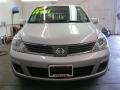 Brillant Silver - Versa 1.8 S Hatchback Photo No. 8