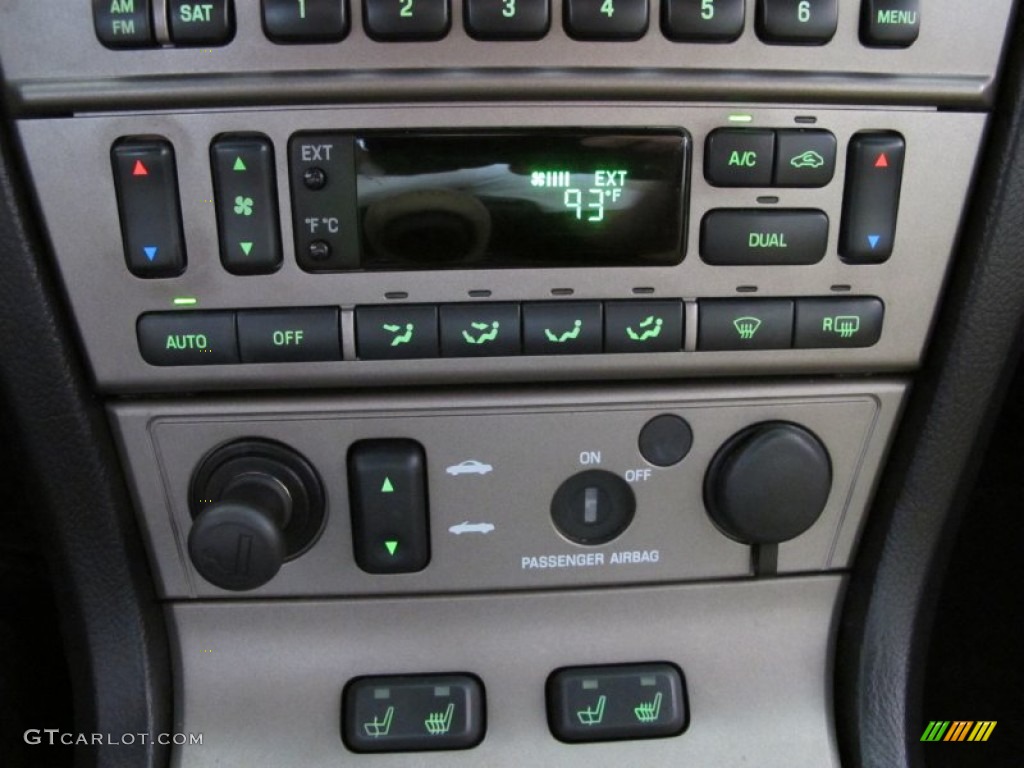 2004 Ford Thunderbird Deluxe Roadster Controls Photo #50516395