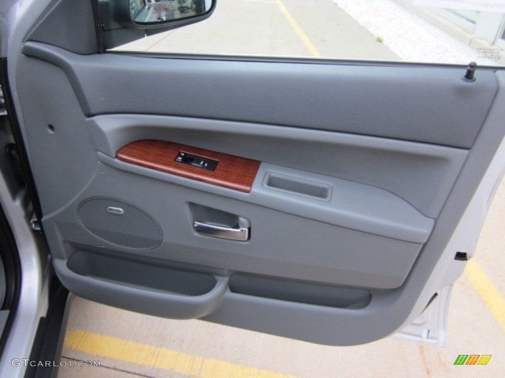 2007 Jeep Grand Cherokee Limited CRD 4x4 Medium Slate Gray Door Panel Photo #50518246