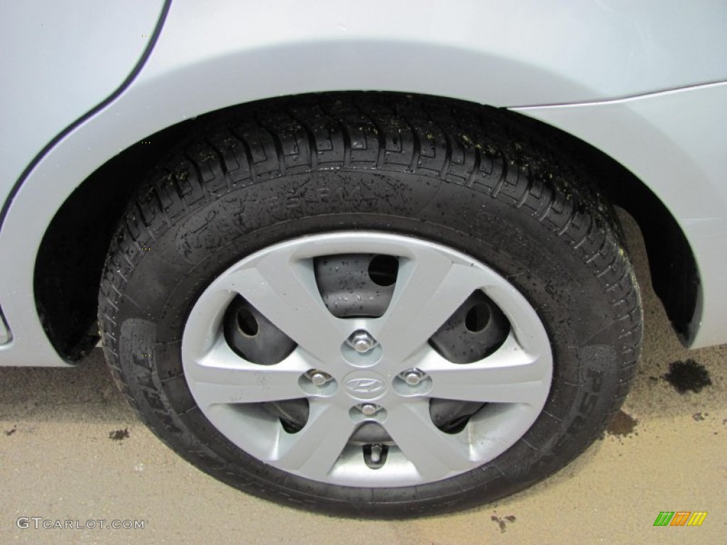 2009 Hyundai Accent GLS 4 Door Wheel Photo #50523886
