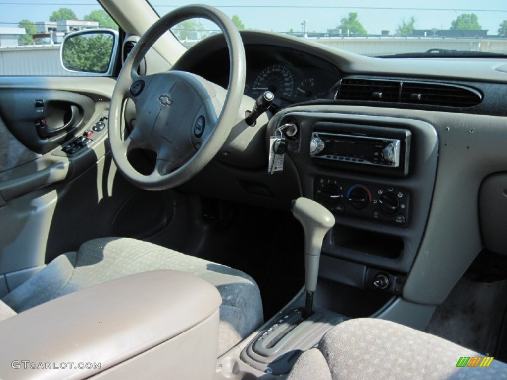 1997 Malibu Sedan - Bright White / Medium Grey photo #11