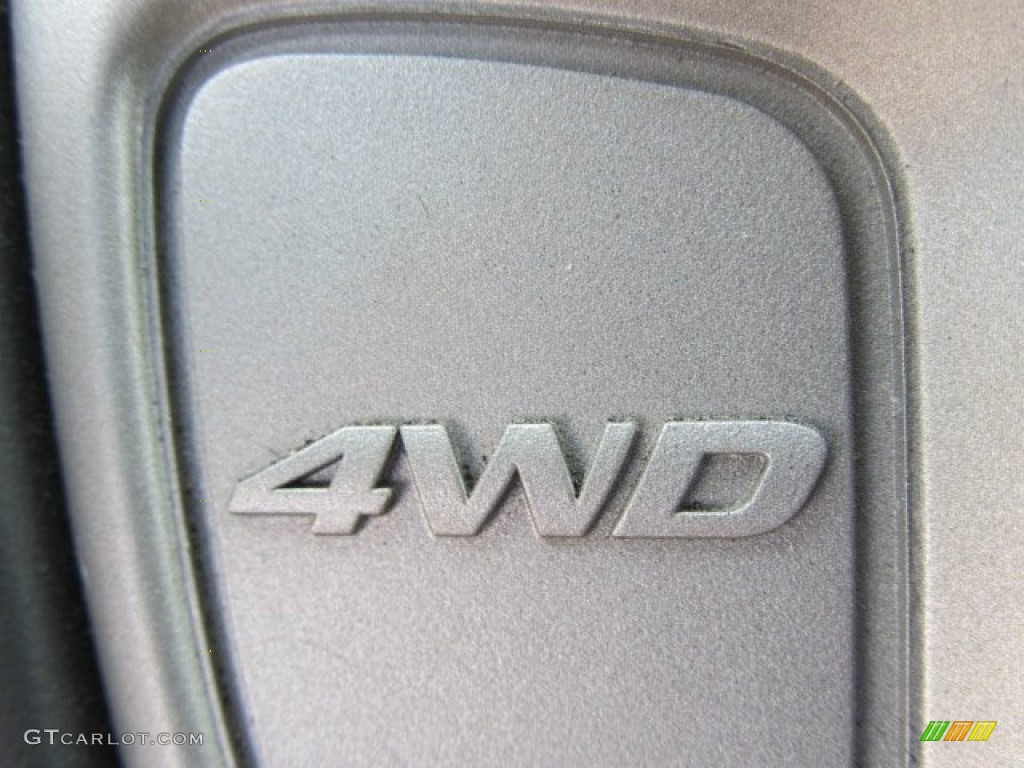 2007 Ford Escape XLT 4WD Marks and Logos Photos