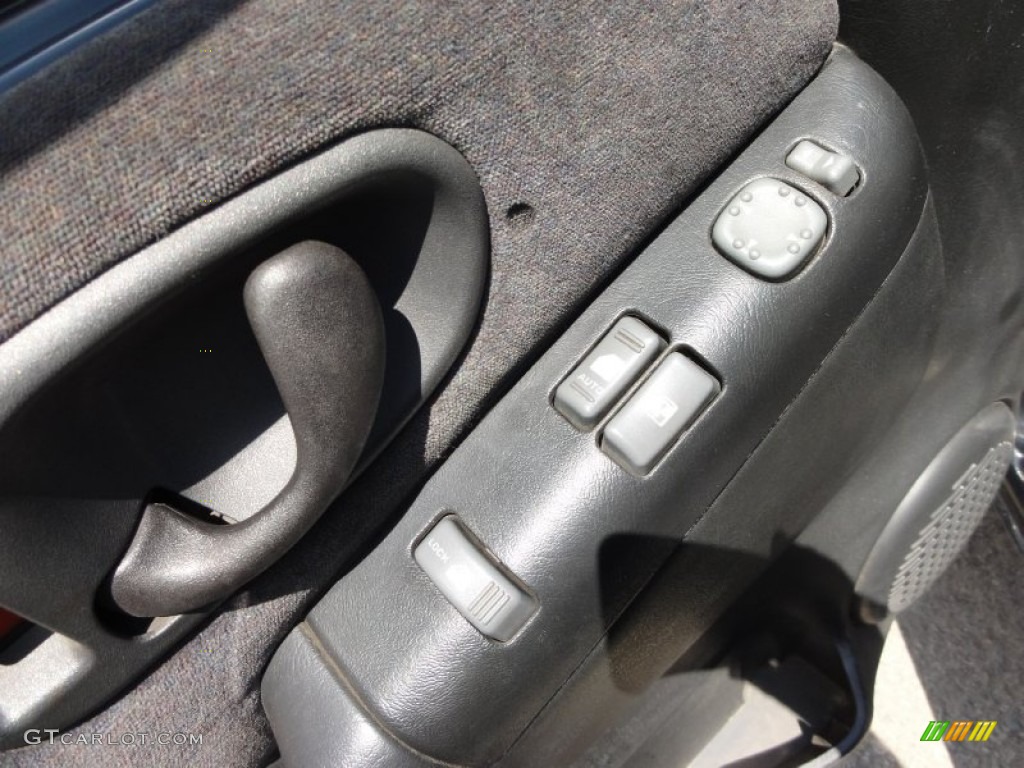 1999 GMC Sonoma SLS Regular Cab 4x4 Controls Photo #50532631