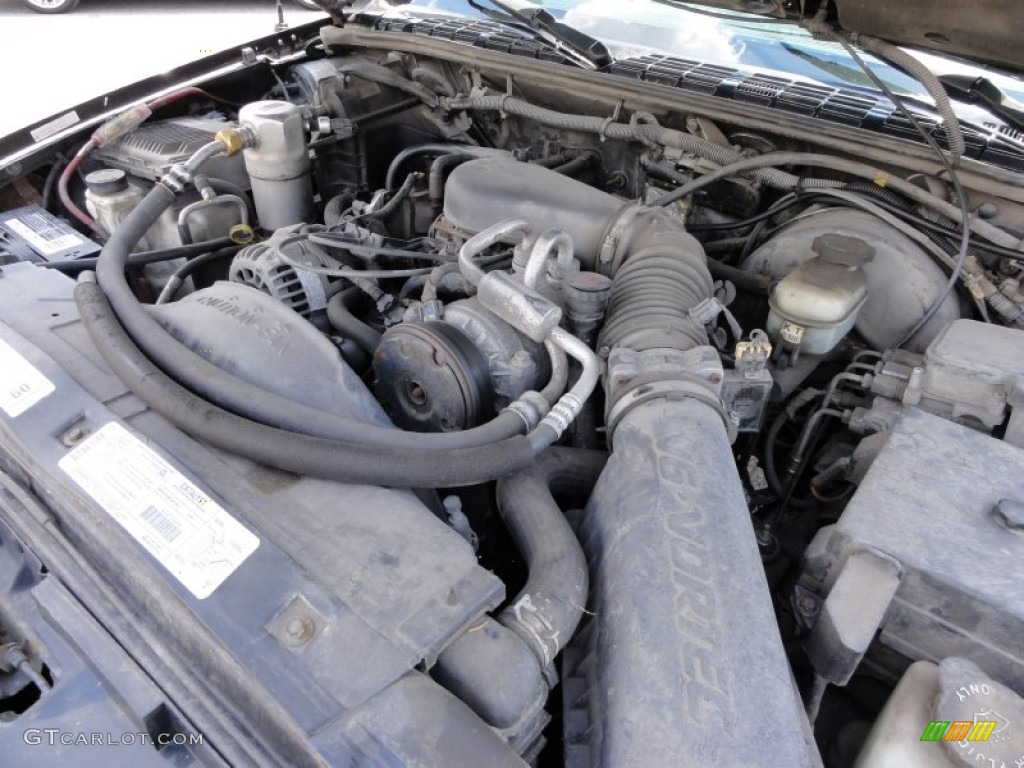 1999 GMC Sonoma SLS Regular Cab 4x4 Engine Photos