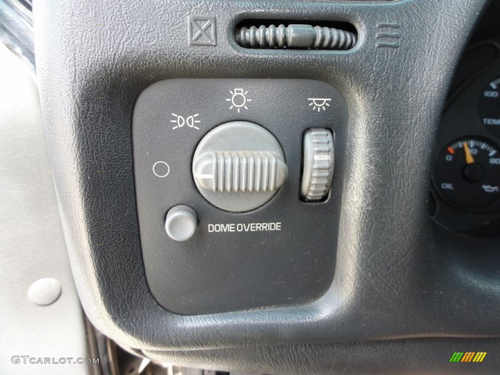 1999 GMC Sonoma SLS Regular Cab 4x4 Controls Photo #50533065