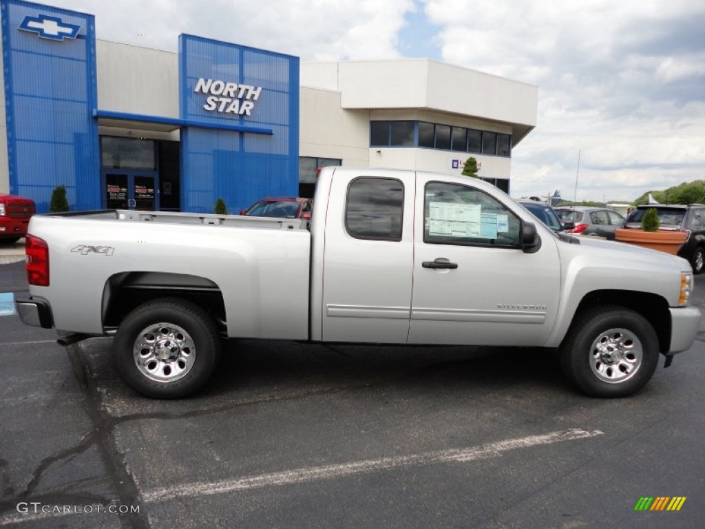 2011 Silverado 1500 LS Extended Cab 4x4 - Sheer Silver Metallic / Dark Titanium photo #8