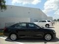 Black - Jetta SE Sedan Photo No. 8