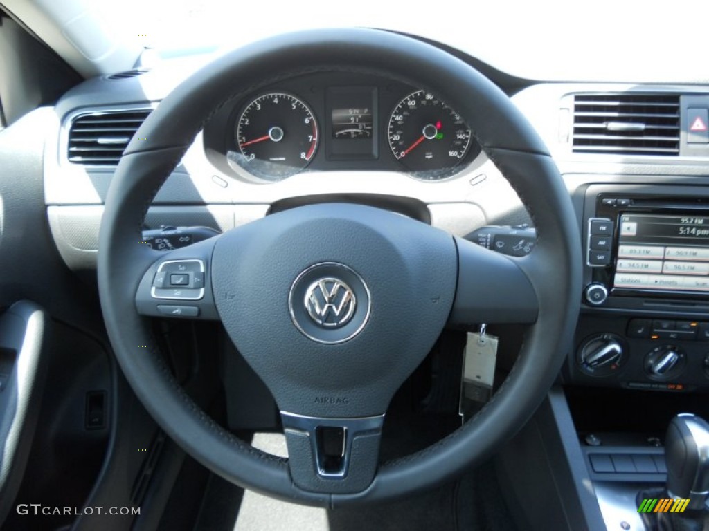 2011 Volkswagen Jetta SE Sedan Titan Black Steering Wheel Photo #50536246