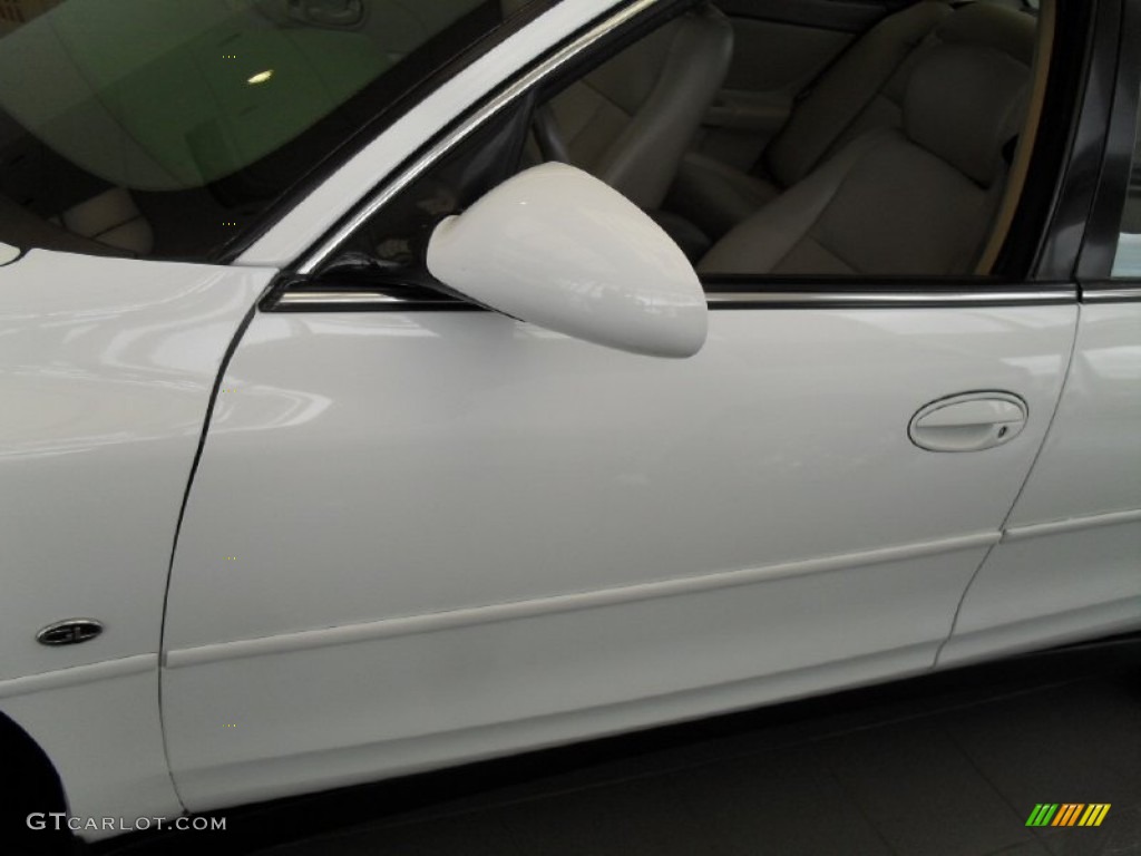 1999 Intrigue GL - Arctic White / Neutral photo #3