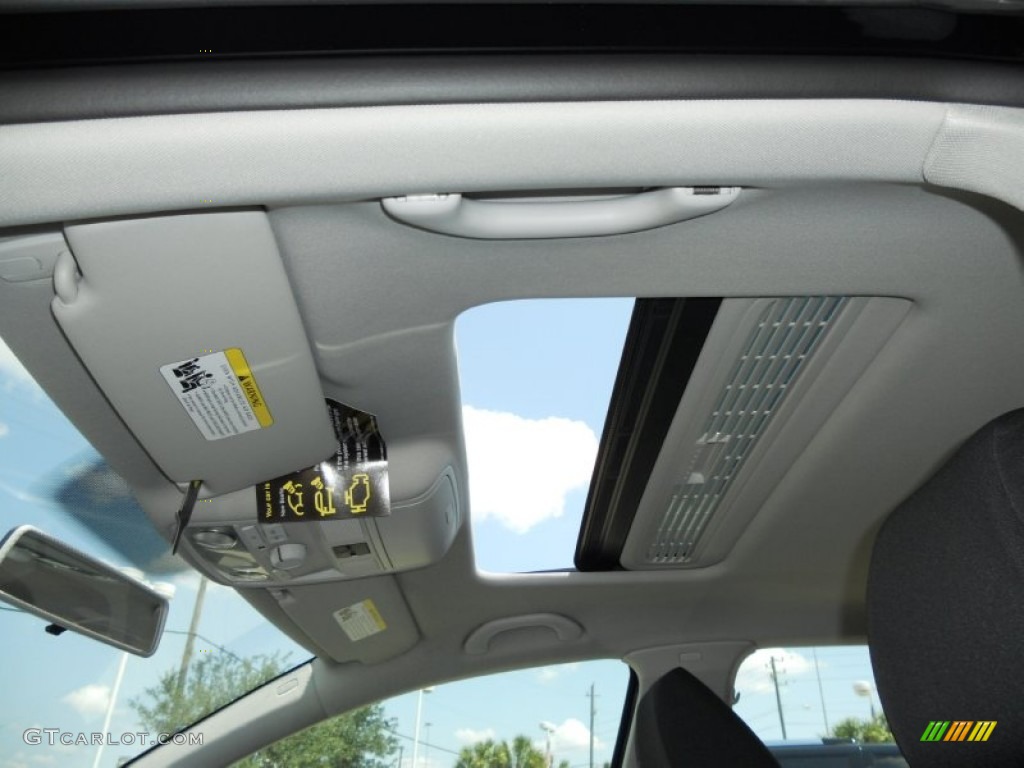2011 Volkswagen Golf 4 Door Sunroof Photos