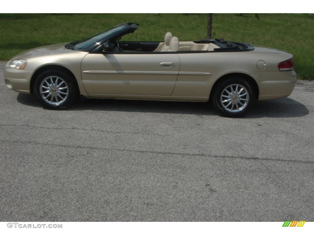 2001 Sebring Limited Convertible - Champagne Pearlcoat / Sandstone photo #32