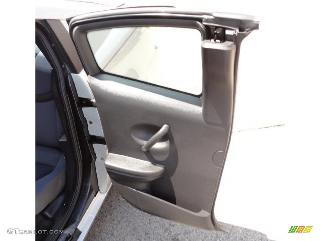 2004 Saturn ION 3 Sedan Grey Door Panel Photo #50540638