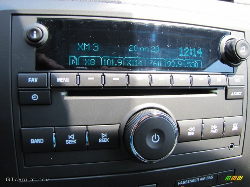 2011 Buick Enclave CX Controls Photo #50543296
