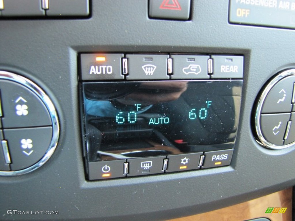 2011 Buick Enclave CX Controls Photo #50543326