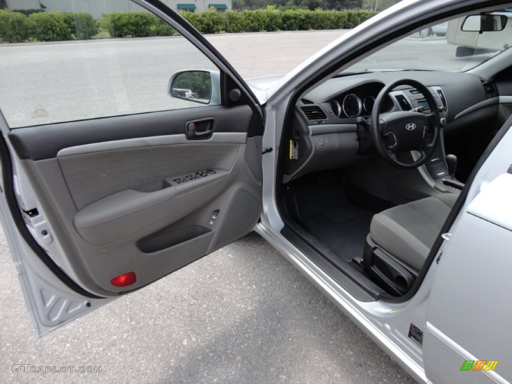 2010 Hyundai Sonata GLS Gray Door Panel Photo #50544859