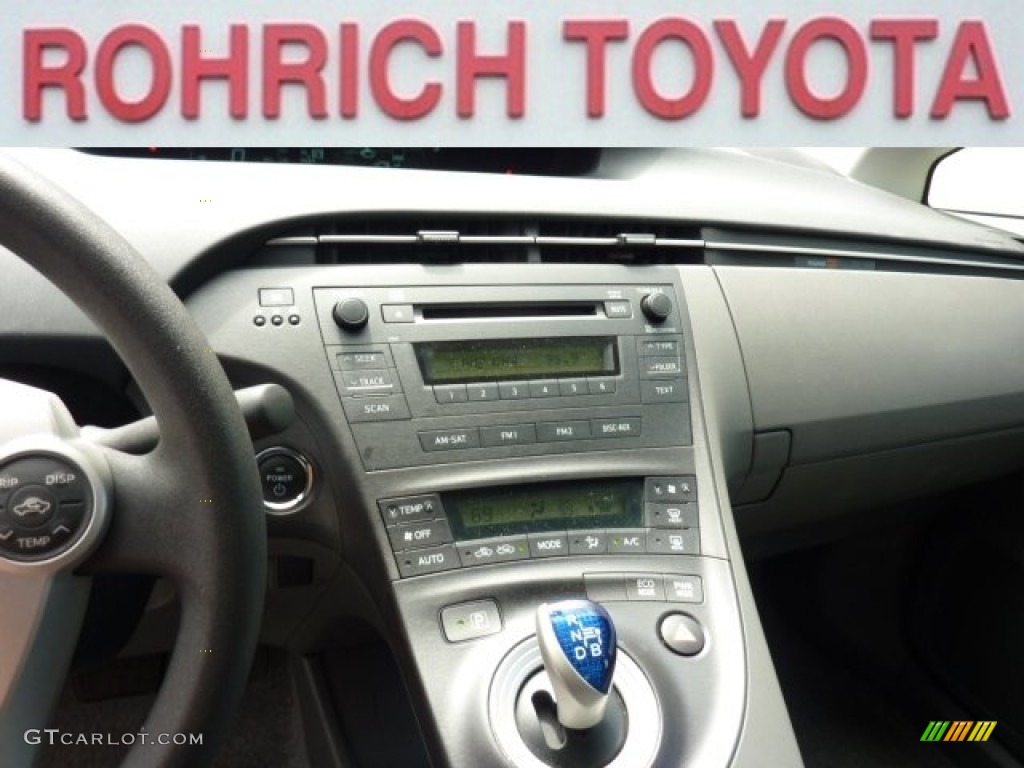 2010 Prius Hybrid II - Blizzard White Pearl / Dark Gray photo #9