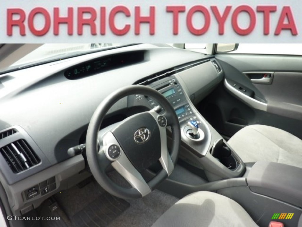 2010 Prius Hybrid II - Blizzard White Pearl / Dark Gray photo #16