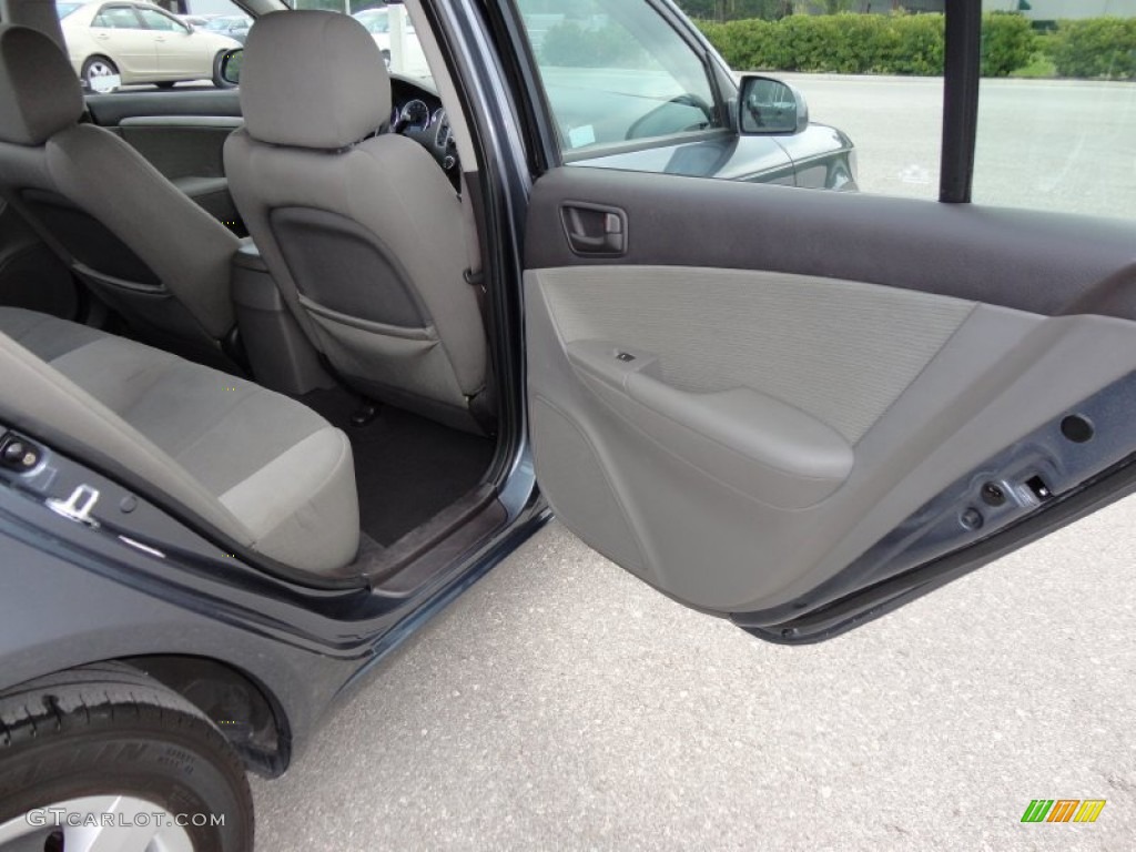 2010 Hyundai Sonata GLS Gray Door Panel Photo #50547622