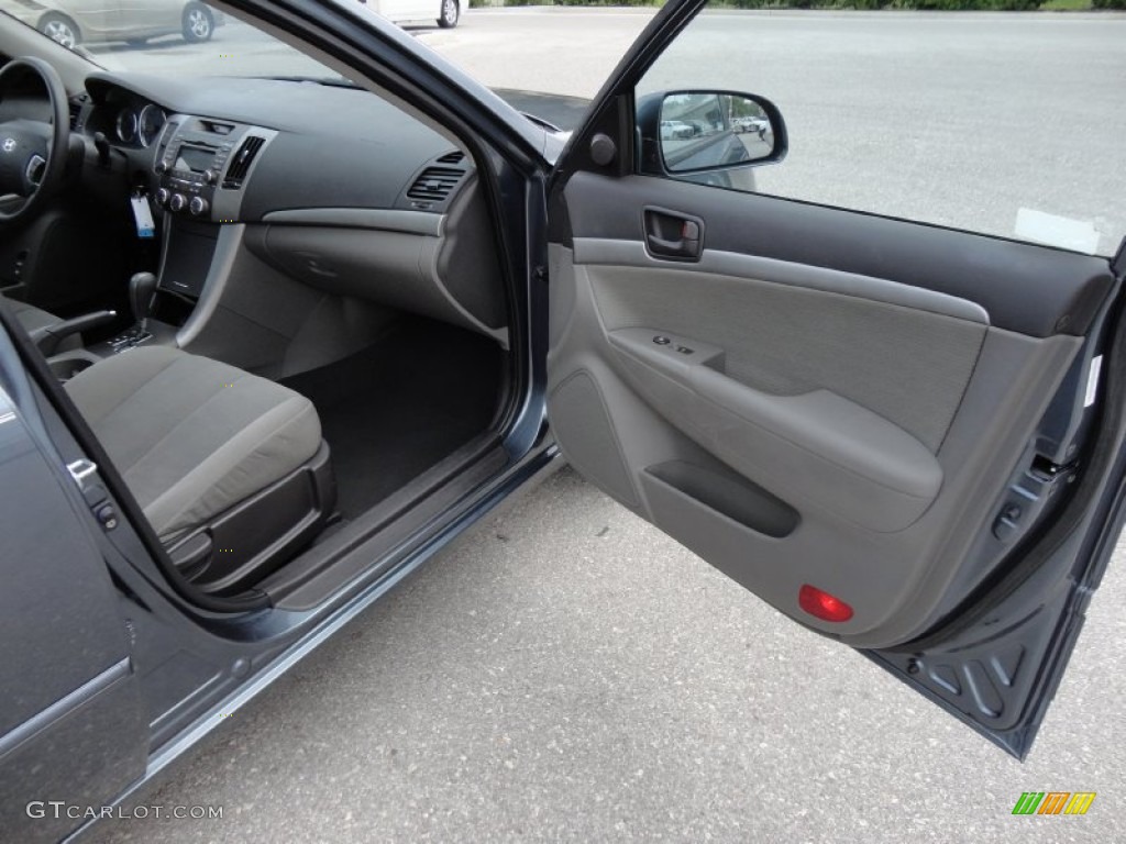 2010 Hyundai Sonata GLS Gray Door Panel Photo #50547640