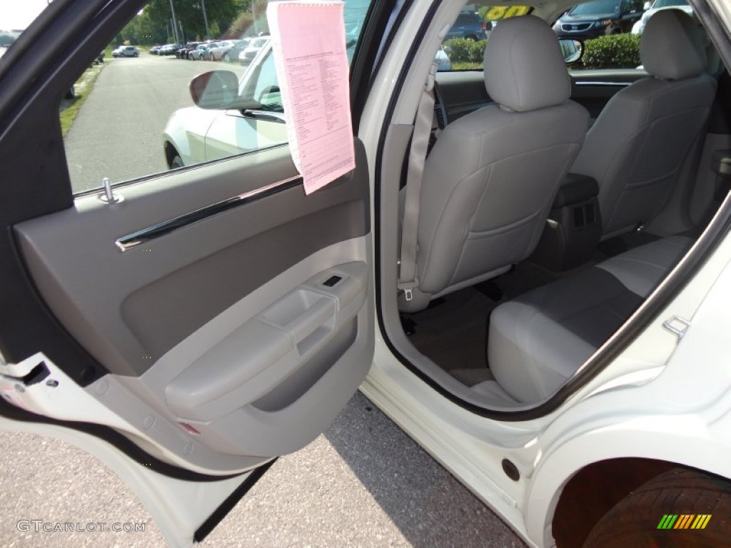 Medium Pebble Beige/Cream Interior 2008 Chrysler 300 Touring Photo #50548480