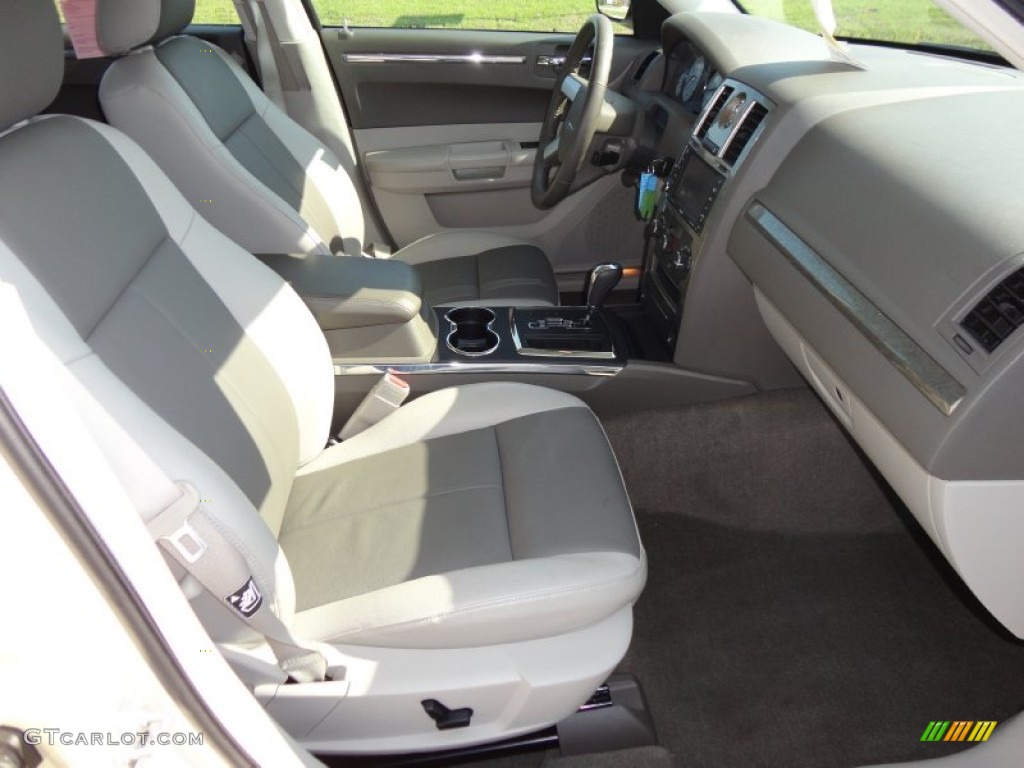 Medium Pebble Beige/Cream Interior 2008 Chrysler 300 Touring Photo #50548513
