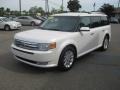 2009 White Suede Clearcoat Ford Flex SEL  photo #11