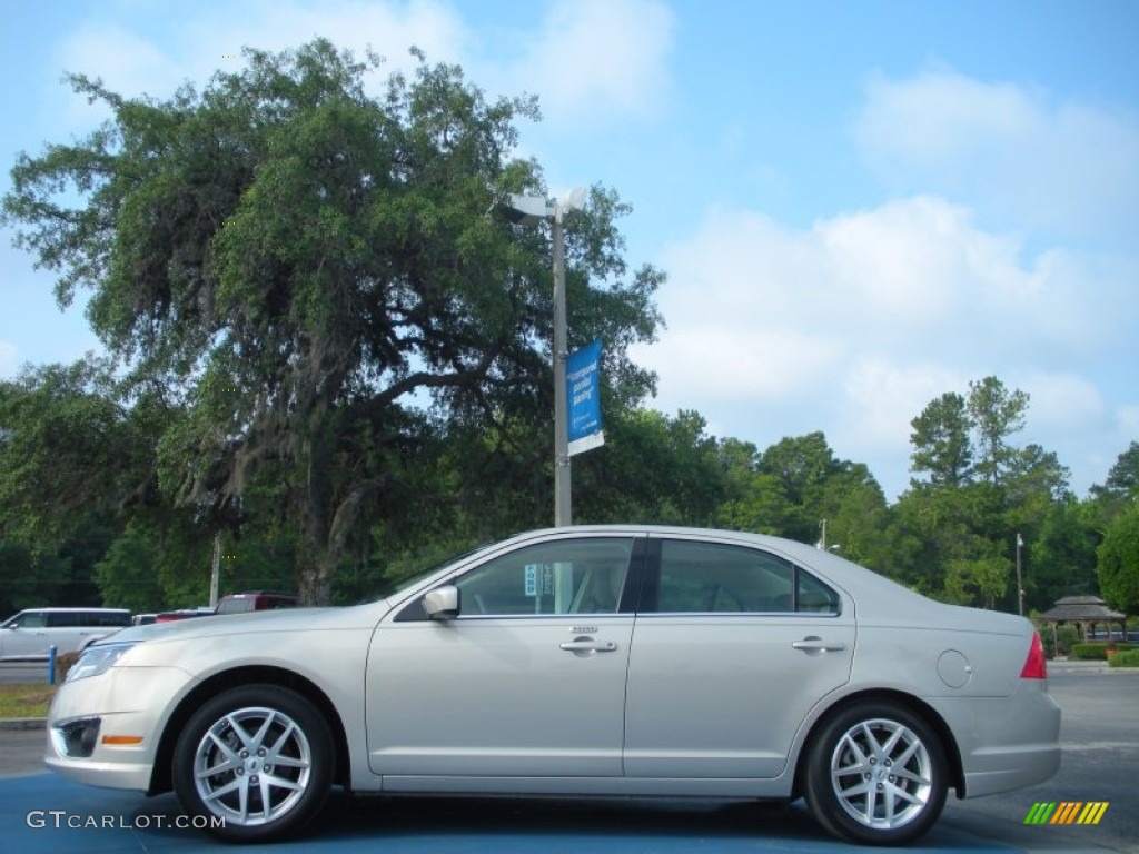 2010 Fusion SEL V6 - Brilliant Silver Metallic / Camel photo #2