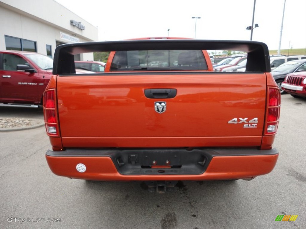 2005 Ram 1500 SLT Daytona Regular Cab 4x4 - Go ManGo! / Dark Slate Gray photo #6