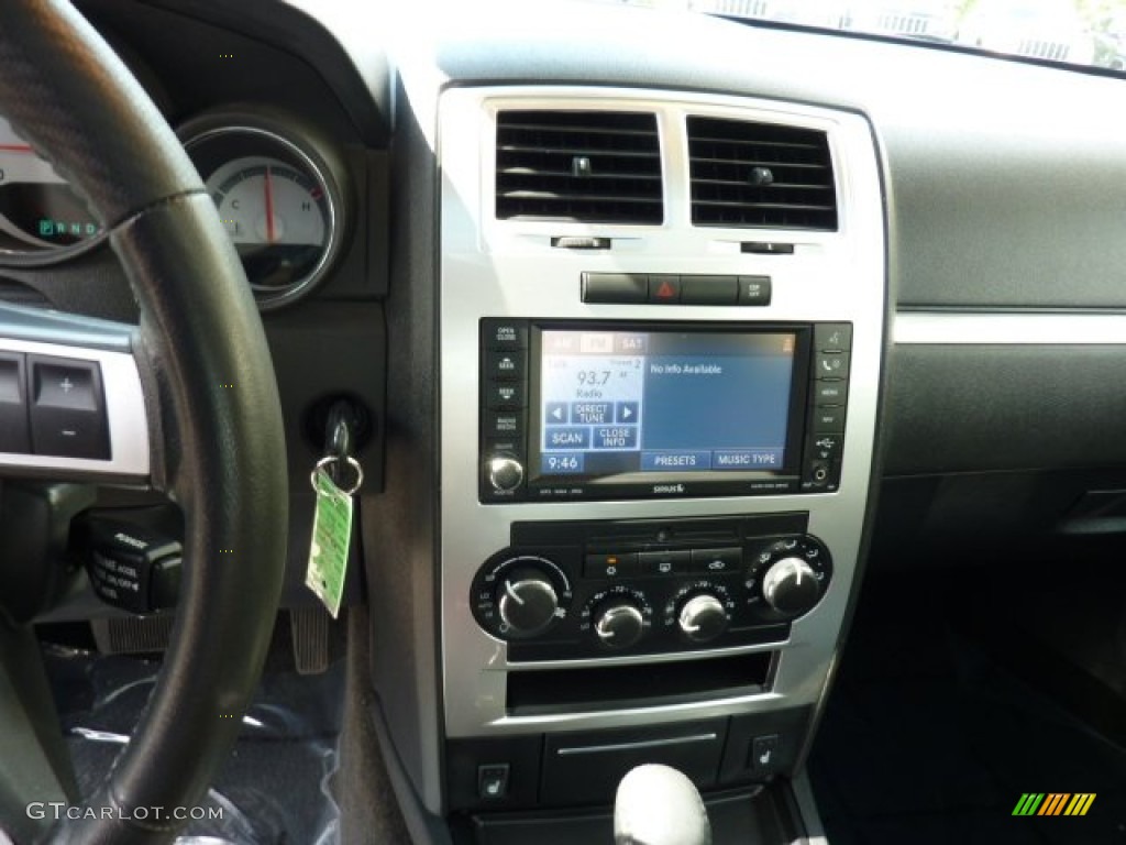 2009 Dodge Charger R/T Controls Photo #50561113