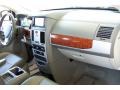 Bright Silver Metallic - Town & Country Touring Signature Series Photo No. 17