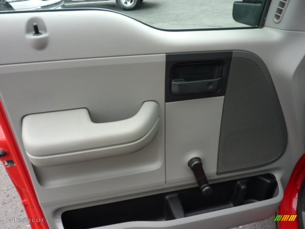 2006 F150 XL Regular Cab - Bright Red / Medium Flint photo #11