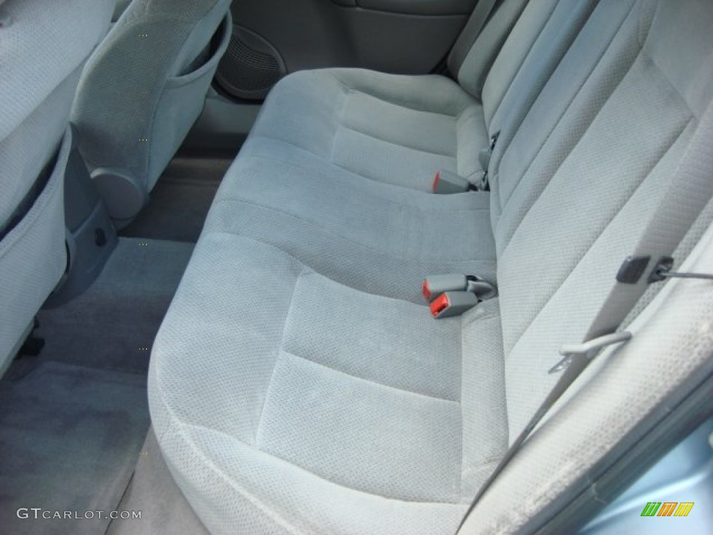 Gray Interior 2002 Saturn L Series L300 Sedan Photo #50566618