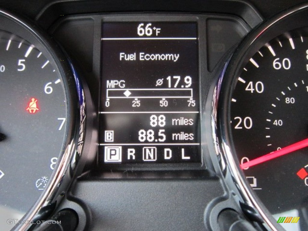2011 Rogue S AWD - Cayenne Red / Black photo #20