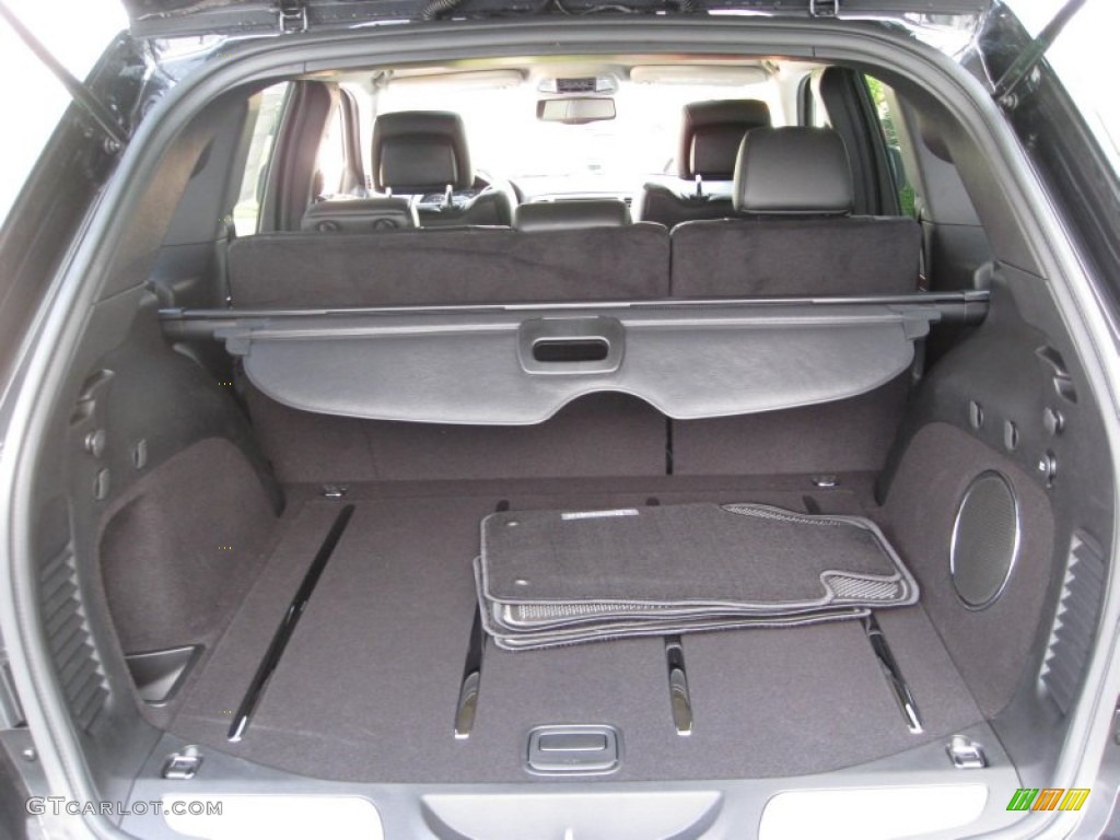 2011 Jeep Grand Cherokee Limited 4x4 Trunk Photo #50569489