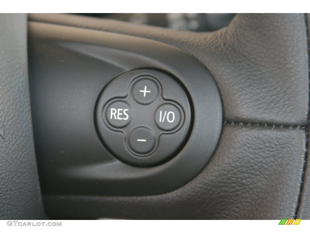 2011 Mini Cooper Countryman Controls Photo #50569495