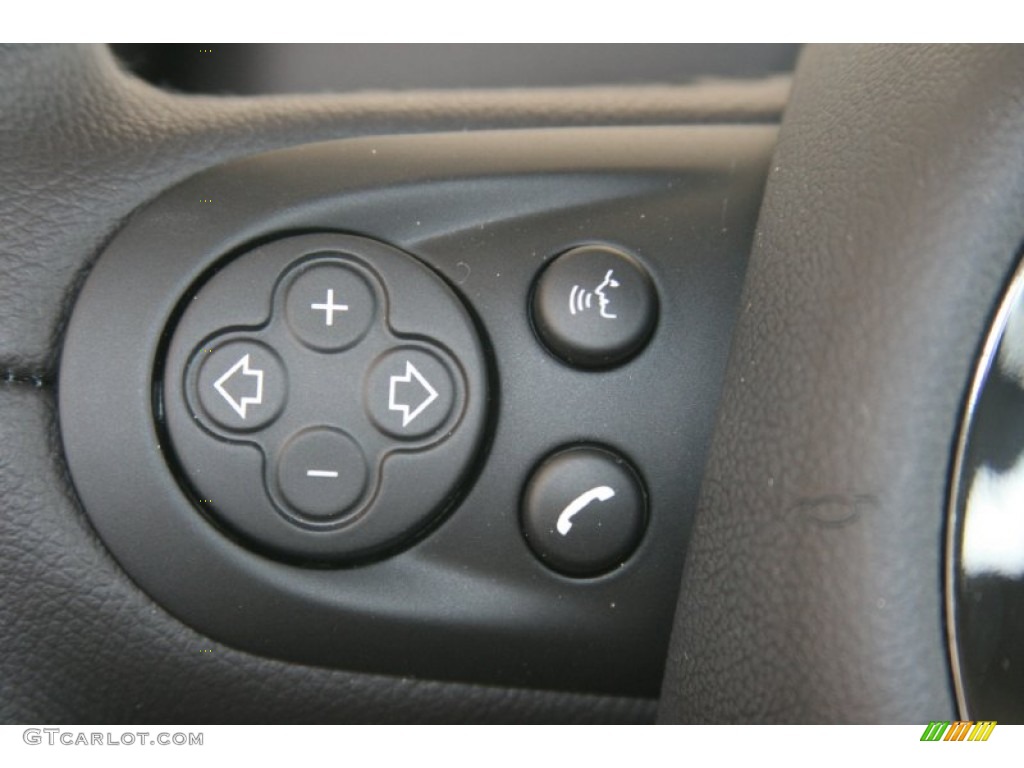 2011 Mini Cooper Countryman Controls Photo #50569507