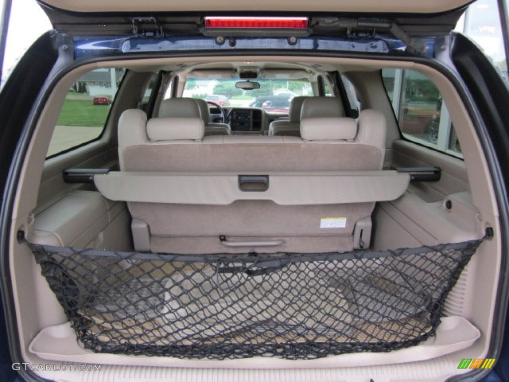 2003 GMC Yukon XL SLT 4x4 Trunk Photos
