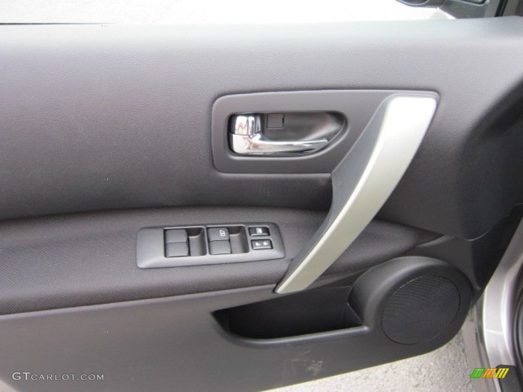 2011 Rogue SV AWD - Platinum Graphite / Black photo #15
