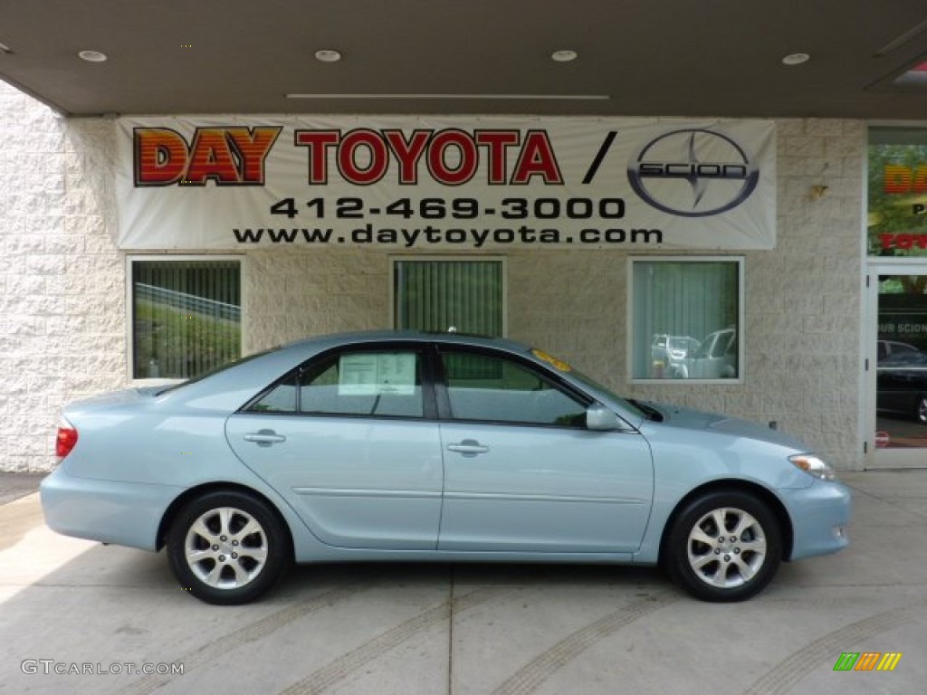 2005 Camry XLE - Sky Blue Pearl / Taupe photo #1