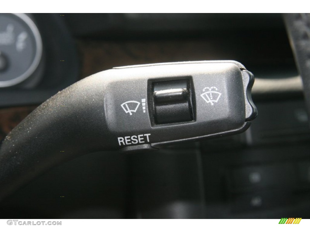 2004 Audi S4 4.2 quattro Sedan Controls Photo #50571643