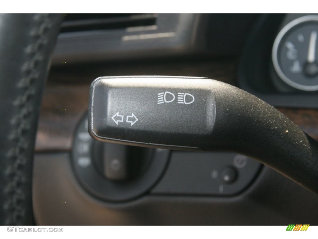 2004 Audi S4 4.2 quattro Sedan Controls Photo #50571655