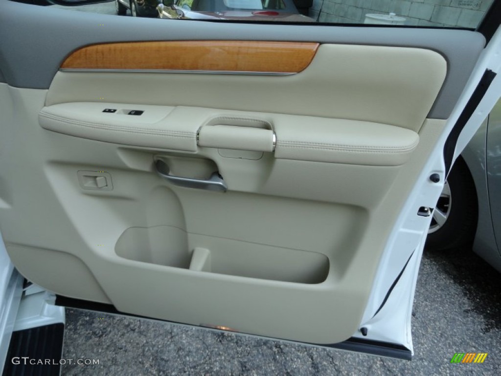 2010 Infiniti QX 56 4WD Wheat Door Panel Photo #50572945