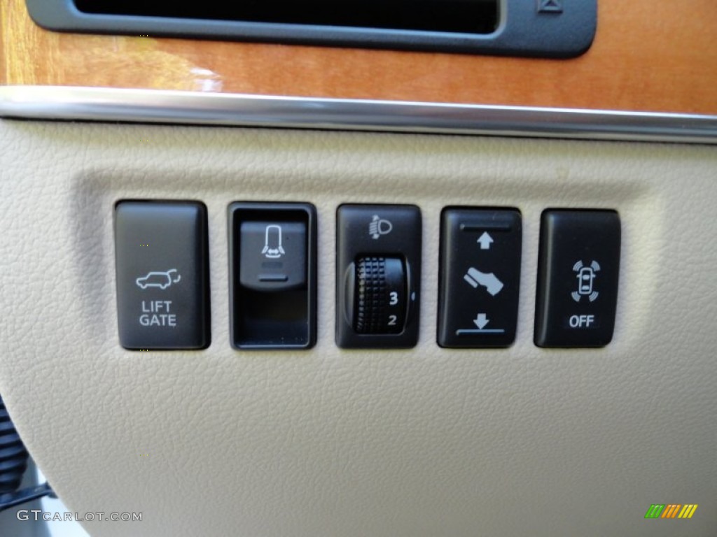2010 Infiniti QX 56 4WD Controls Photo #50573398