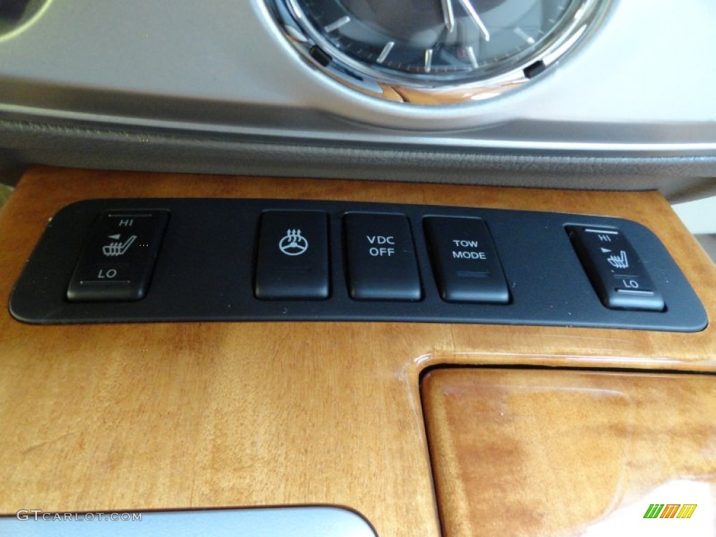 2010 Infiniti QX 56 4WD Controls Photo #50573560