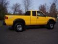 2002 Flame Yellow Chevrolet S10 LS Extended Cab 4x4  photo #12