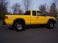 2002 Flame Yellow Chevrolet S10 LS Extended Cab 4x4  photo #13