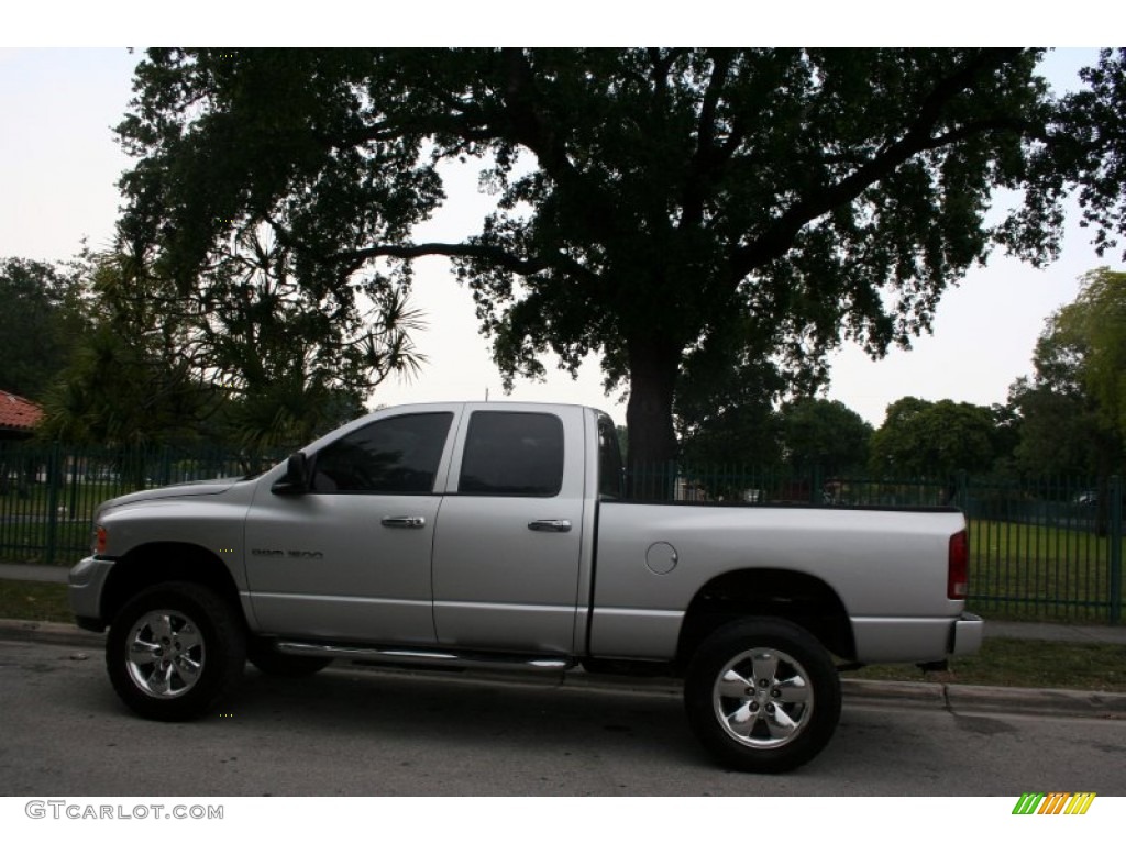 2003 Ram 1500 Laramie Quad Cab 4x4 - Bright Silver Metallic / Dark Slate Gray photo #2